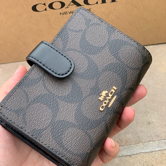 COACH Signature Brown Medium Corner Zip Wallet - Picture 2 of 7